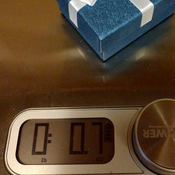 Pair of small gifting boxes - Picture 10 of 10